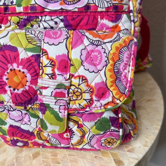 Vera Bradley Floral Quilted Women's travel Bag - Picture 4 of 10